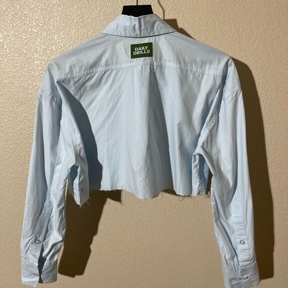 Daily Drills Light Blue Cropped Blouse - Picture 2 of 5